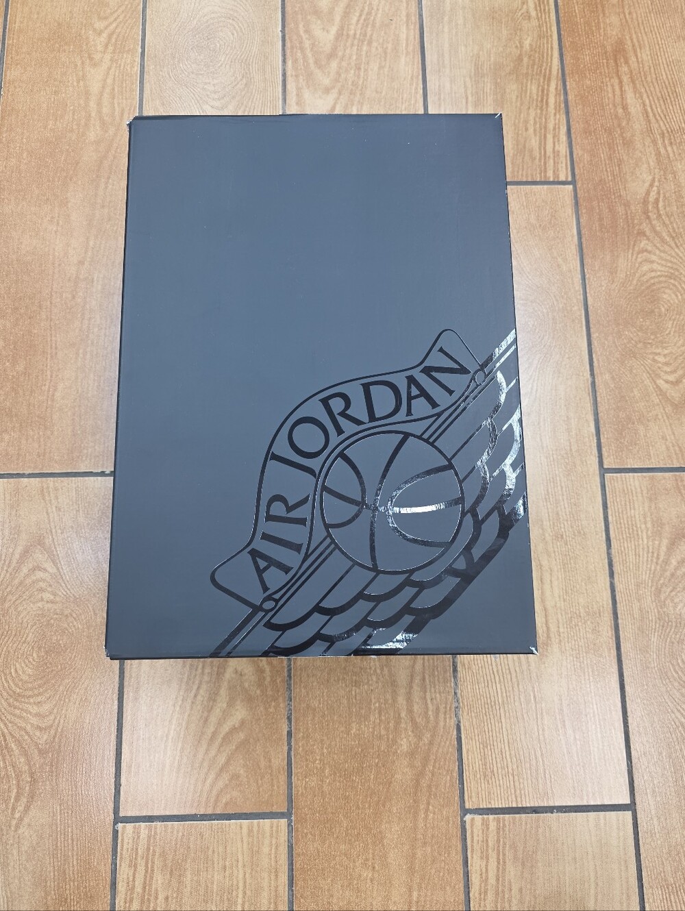 Empty Shoe Box - Picture 4 of 6